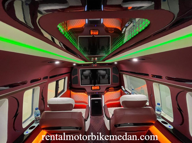 Modifikasi Interior Mewah Toyota Hiace