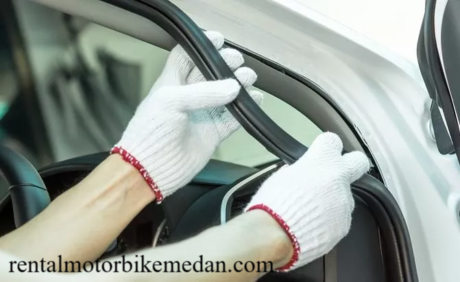 Ciri Karet Pintu Mobil Rusak